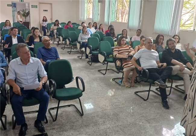 Reunião sobre o déficit habitacional